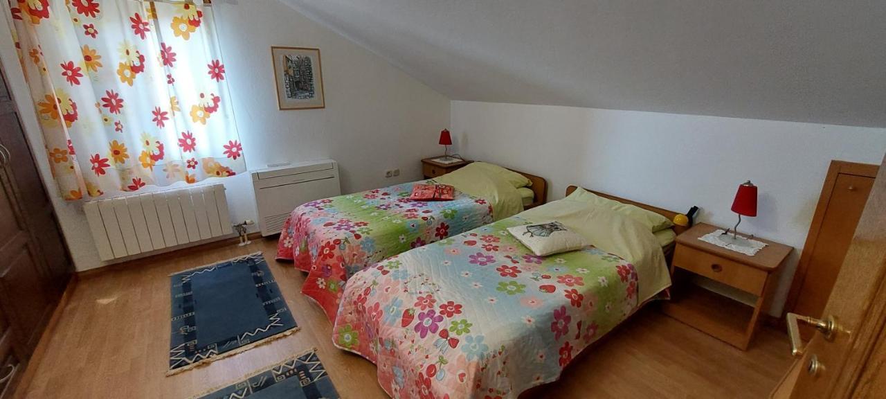 Holiday House "Lea" Lukoran ภายนอก รูปภาพ